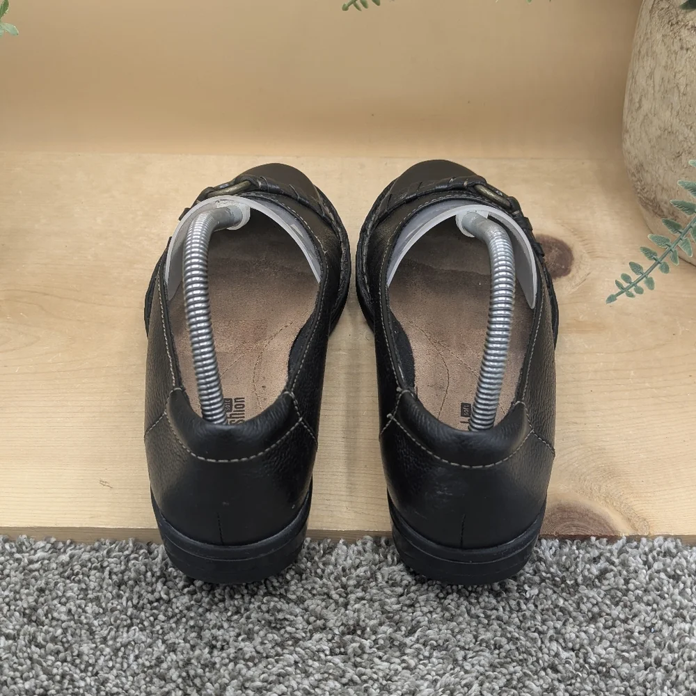 Clark's Collection Black Leather Flats Women's Size 8.5 Work School Casual Shoes